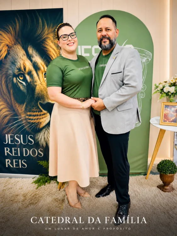 Pr. Fábio Ferreira e Pra. Laisa Ferreira